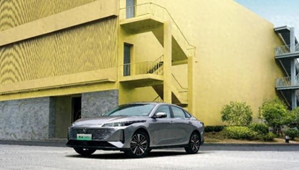 我要配资网 长安第三代逸动PHEV智慧全域赋能，补贴后售价5.69万元起