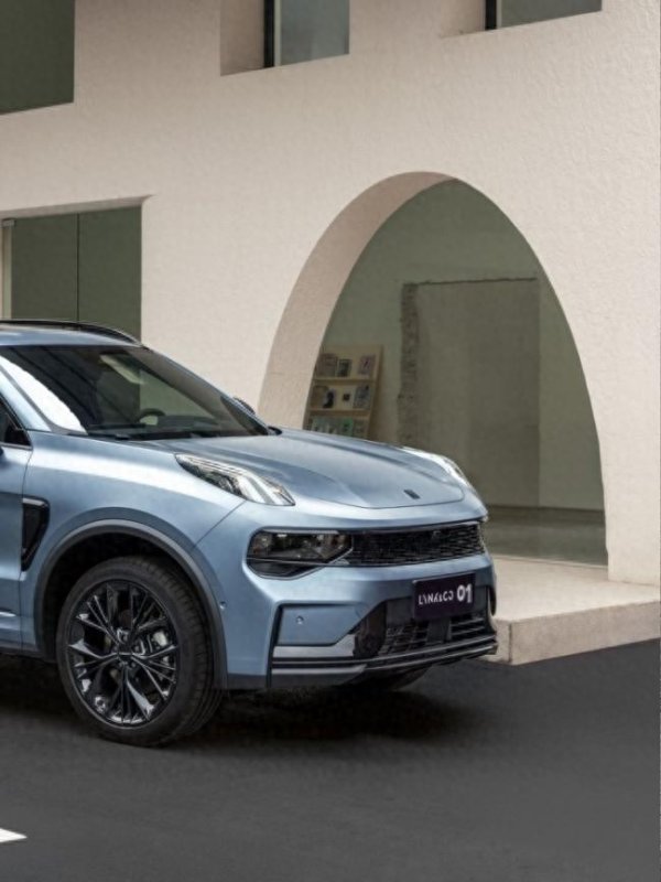 永旺配资端 领克01焕新版以可靠四驱, 成为你黄金周出行的“定海神针”